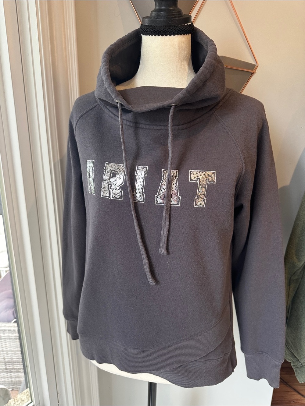 ARIAT Charcoal Gray Funnel Neck Silver Sequins Cowl Sweatshirt Sweater Sz Medium